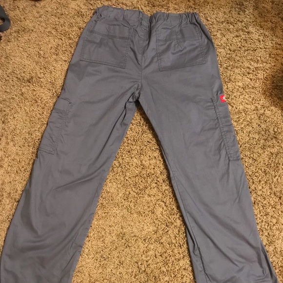 Dickies Scrubs - Picture 3 of 4